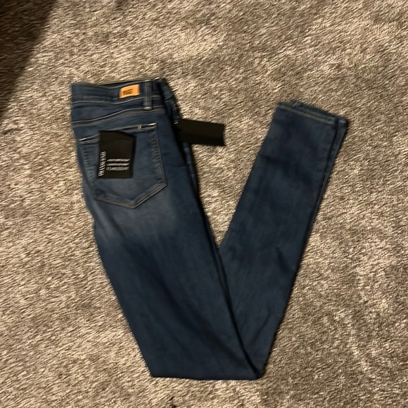 7 f - Picture 1 of 1